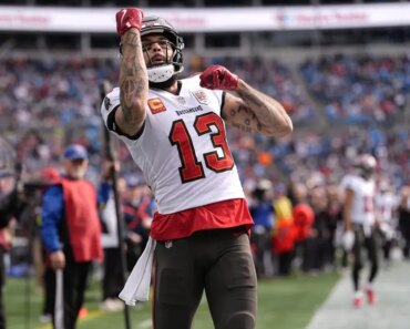 WR Mike Evans has reportedly left the Bucs to join the Niners.