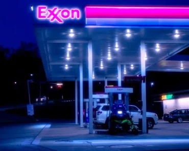 Wall Street is banning large oil stocks amid falling crude prices