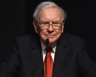 Warren Buffett just did something he almost never does — and it’s a signal retirees shouldn’t ignore.