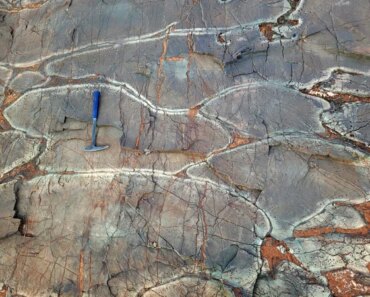 When did plate tectonics begin on Earth? New research finds some of the earliest clues