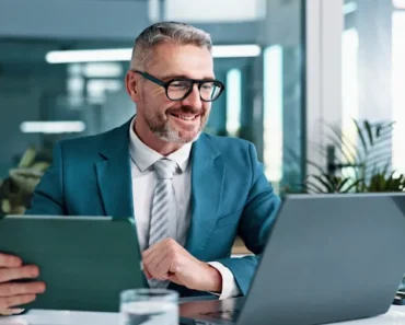 Why Business Desk Stocks Dropped 67% in 1 Year