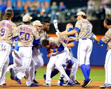 Wilmer Flores expresses clear stance on MLB retirement Wilmer Flores expresses clear stance on MLB retirement