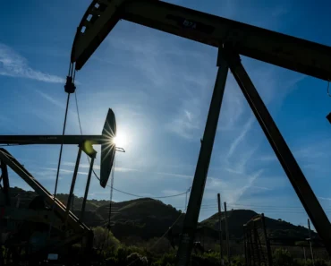 You can trade oil futures. What you need to know before you start.