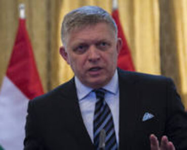 Zelensky accuses EU supporters of ‘blackmail’ – RT World News